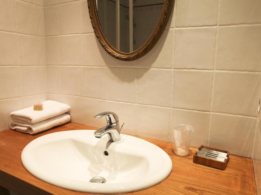 D'hotes-les De Mado Bed & Breakfast Margencel